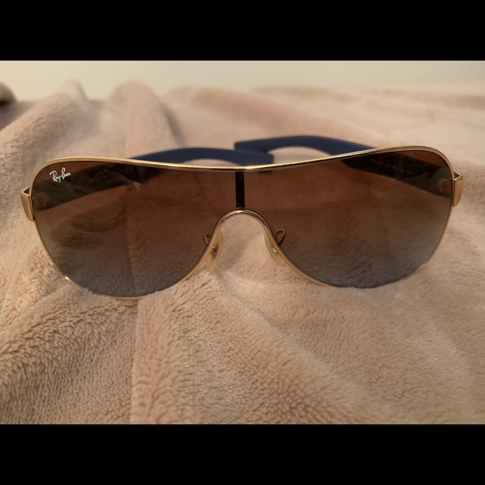 Ray ban